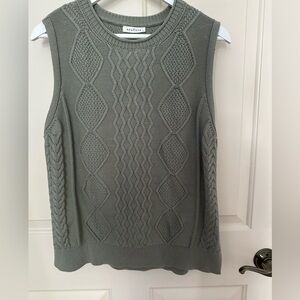 Neuflora sweater vest medium worn once